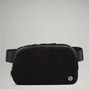 Lululemon Everywhere Belt Bag-Sherpa